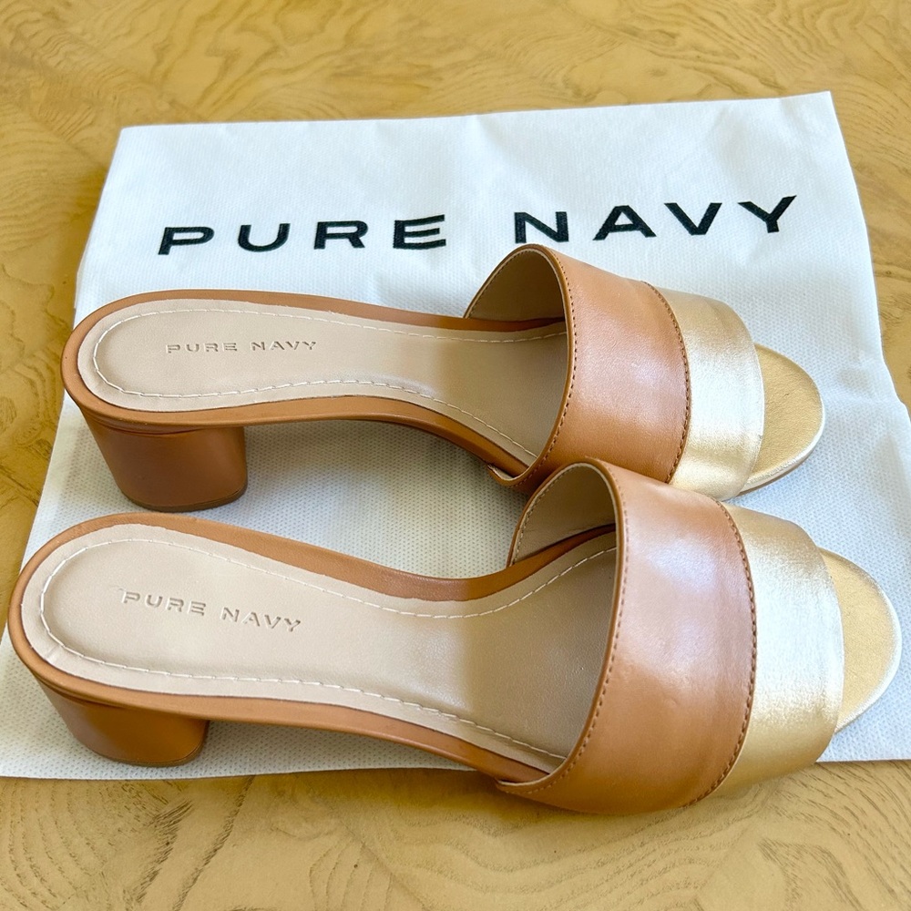 NWT Pure Navy Block-heel Slide Gold Tan Sandals Size 5.5 M